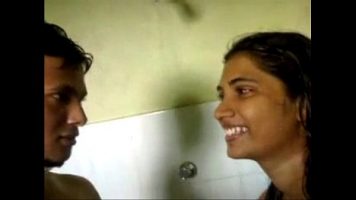 Fasi blong hot desi xnxx girl nude bathing sexx