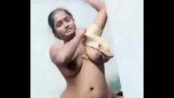 xxx bigtits village aunty striping blouse revealing big boobs