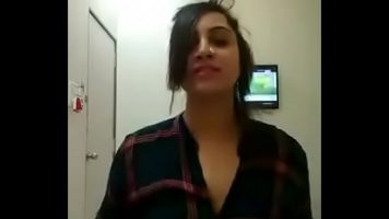 Bigg Boss wali Arshi nude strip mms video