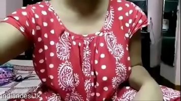 Indian Desi Aunty showing her Big Boobs on webcam